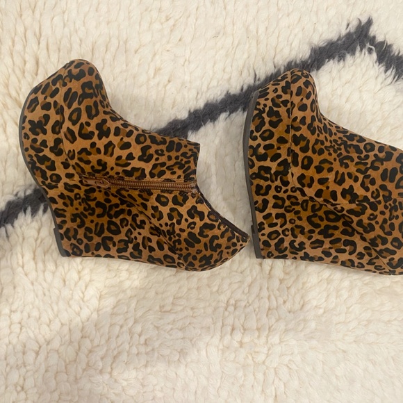 Leopard Print Ankle Bootie - Picture 3 of 10